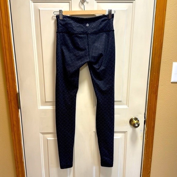 Lululemon black and gray leggings / tights size 4 - Picture 2 of 6